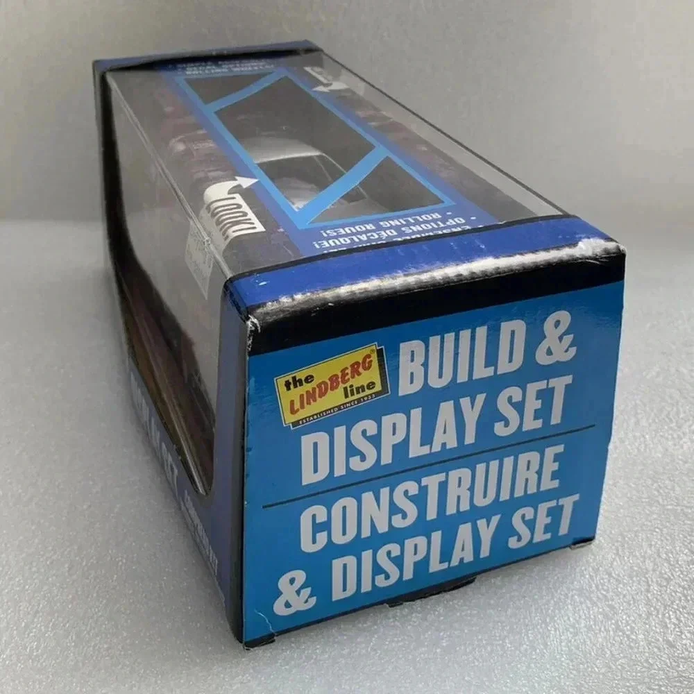 NEW Lindberg Build & Display Police Ford Crown Victoria Asylum Security Car